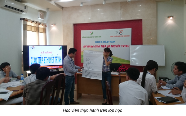 20151030 Bế giảng Khóa đào tạo kỹ năng giao tiếp và thuyết trình 3.jpg