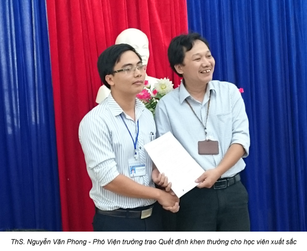 20151030 Bế giảng Khóa đào tạo kỹ năng giao tiếp và thuyết trình 8.jpg